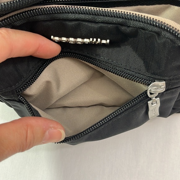 Bagagllini Triple Zip Bagg - Crossbody Belt Black - Like New - Picture 12 of 16